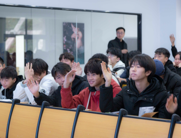 将校园里的搬进底层实践点将